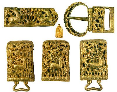 Belt Fitments 13th-early 14th centuries Gold.jpg
